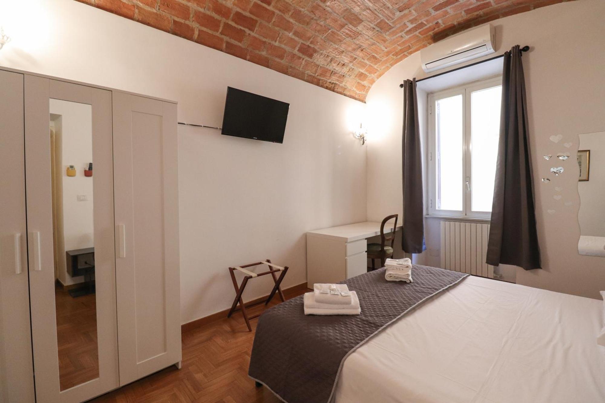 Casa Cecilia A Monti Apartment Рим Екстериор снимка