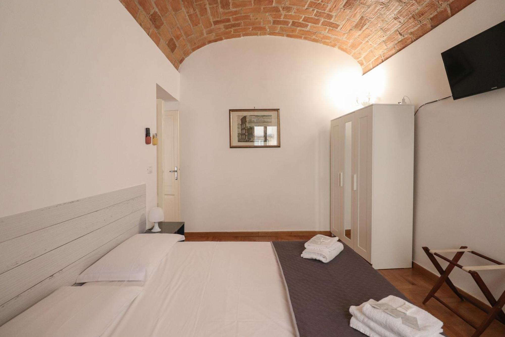 Casa Cecilia A Monti Apartment Рим Екстериор снимка